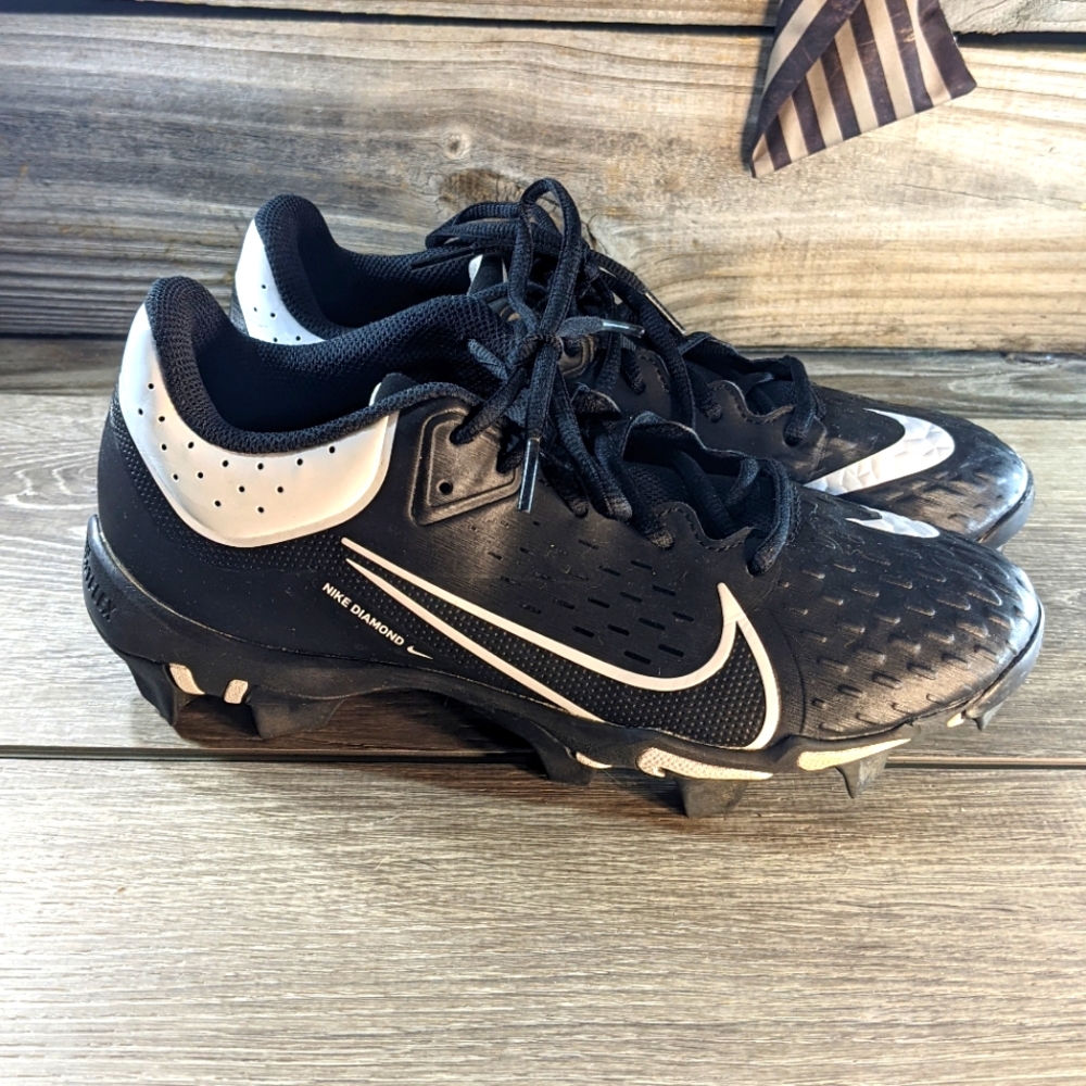 Nike softball hyper diamond